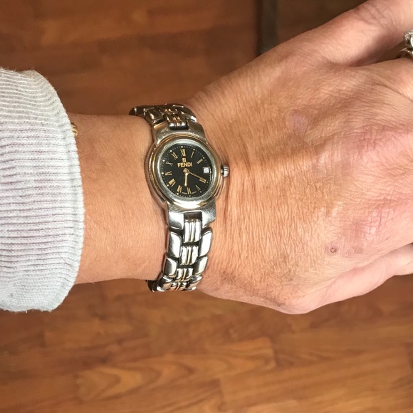 Beautiful Fendi 5ATM with serial number authentic - Picture 3 of 16